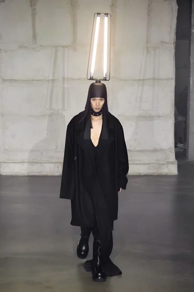 Look 13